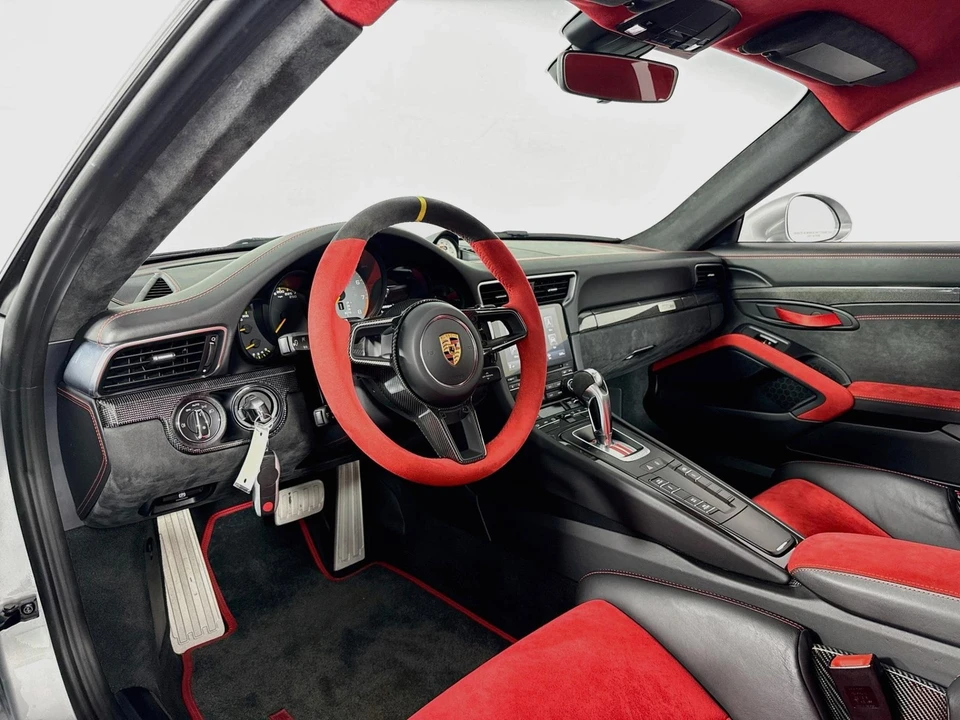 2018 Porsche 991 GT2 RS - Image 9 of 31