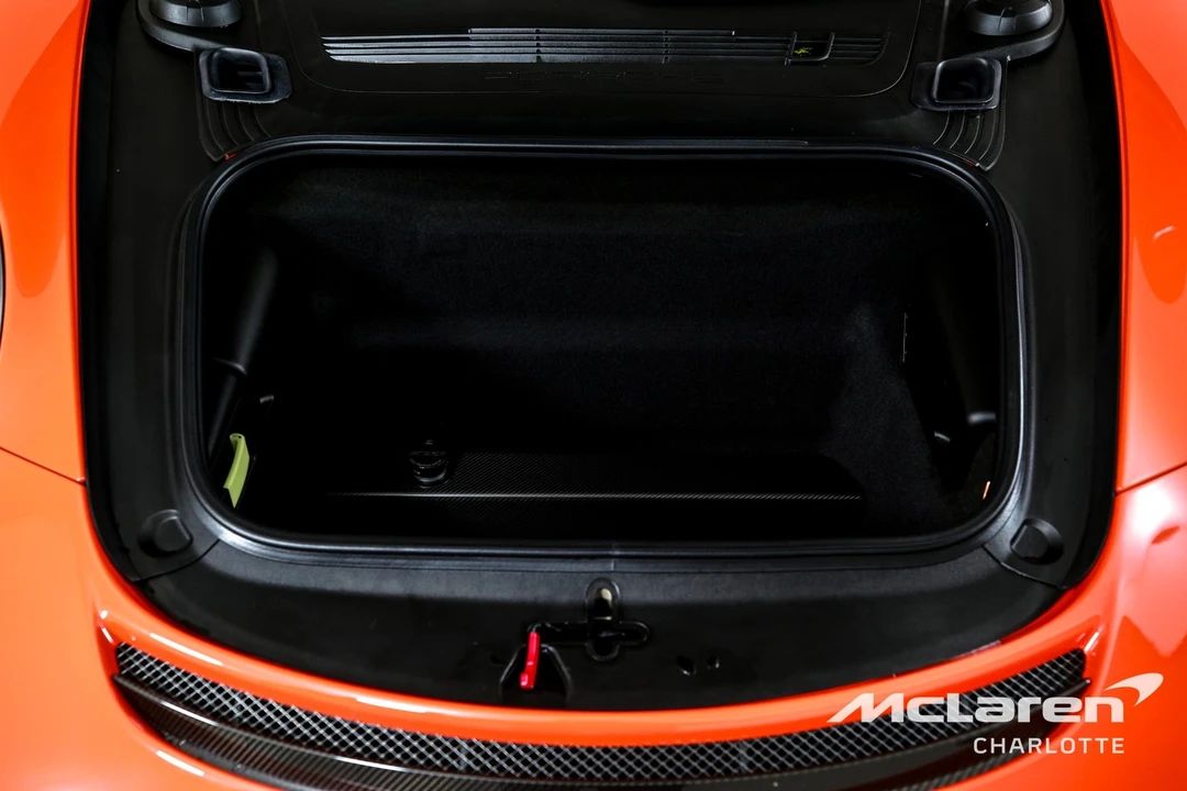 2018 Porsche - Image 17 of 31