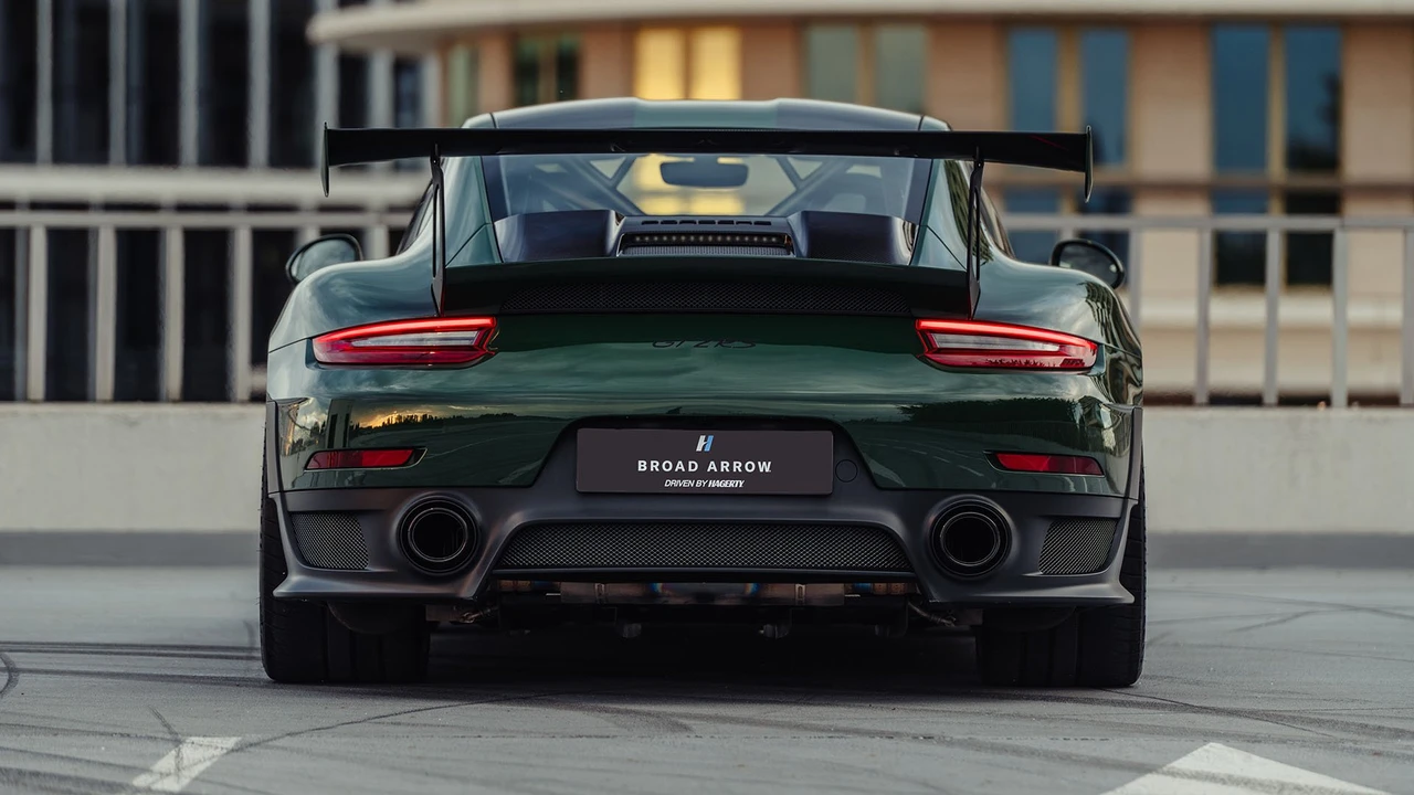 2018 Porsche 991 GT2 RS - Image 4 of 31