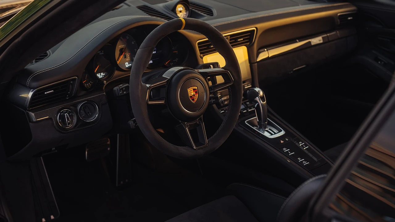 2018 Porsche 991 GT2 RS - Image 6 of 31