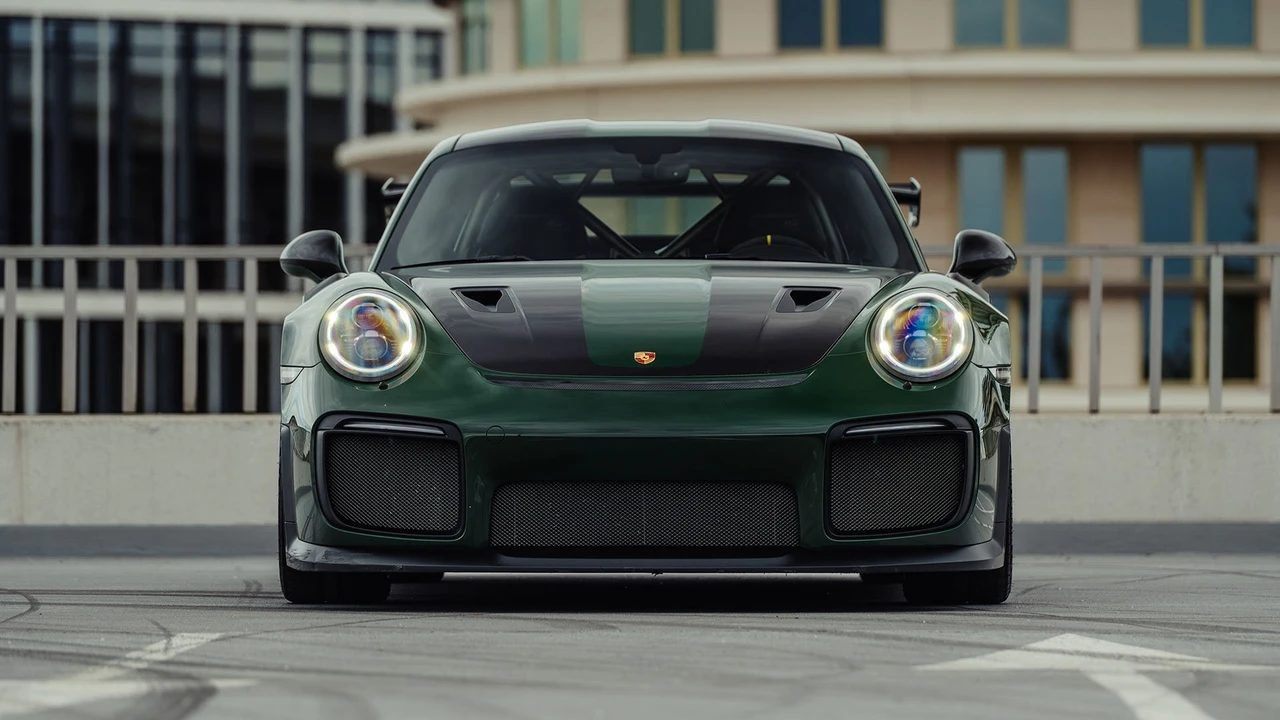 2018 Porsche 991 GT2 RS - Image 2 of 31