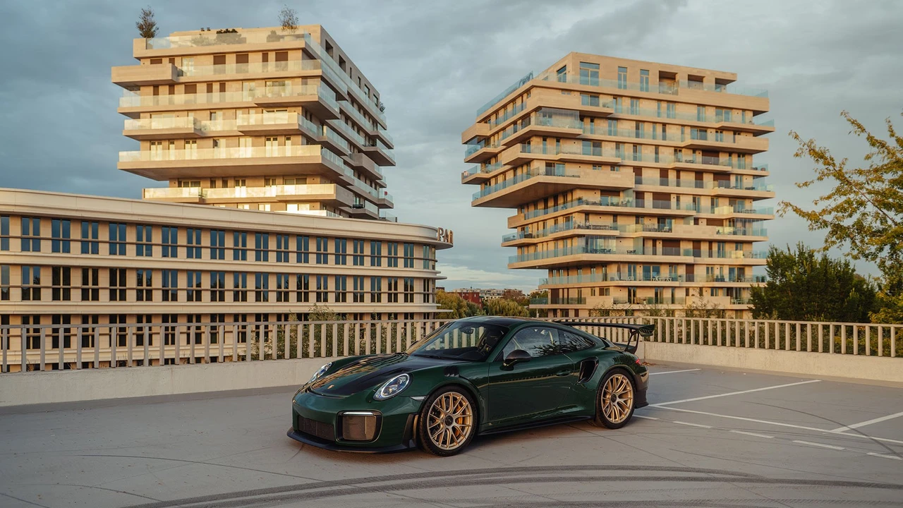 2018 Porsche 991 GT2 RS - Image 25 of 31