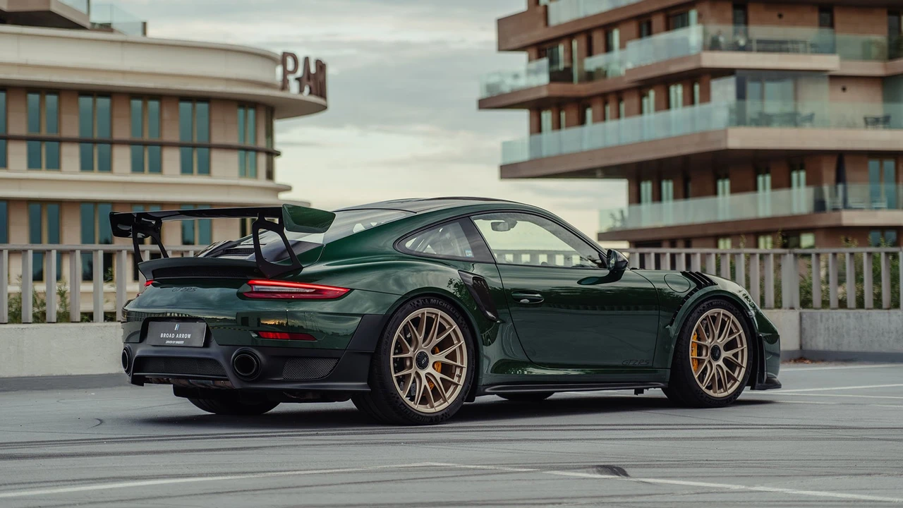2018 Porsche 991 GT2 RS - Image 5 of 31