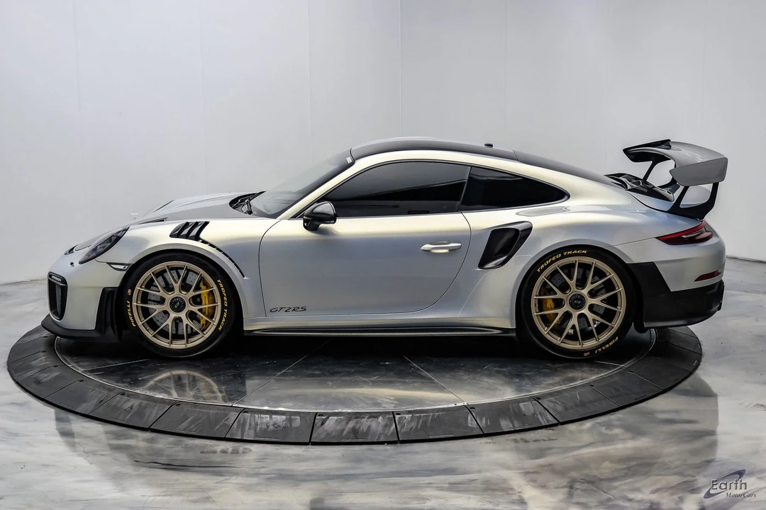 2018 Porsche 991 GT2 RS - Image 9 of 31