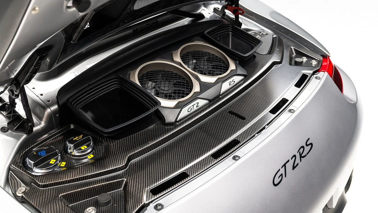 2018 Porsche 991 GT2 RS - Image 3 of 31
