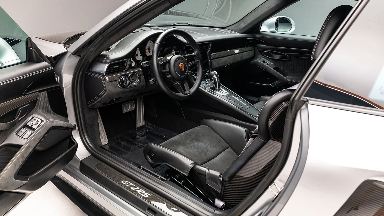2018 Porsche 991 GT2 RS - Image 5 of 31