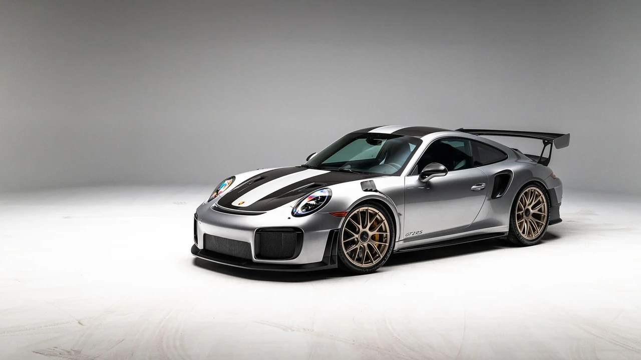 2018 Porsche 991 GT2 RS - Image 13 of 31