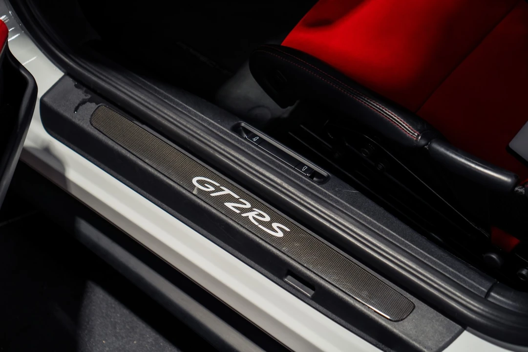 2018 Porsche 991 GT2 RS - Image 27 of 31