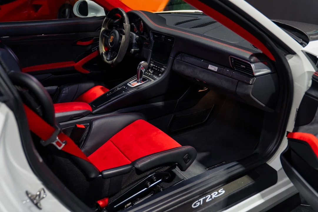 2018 Porsche 991 GT2 RS - Image 3 of 31
