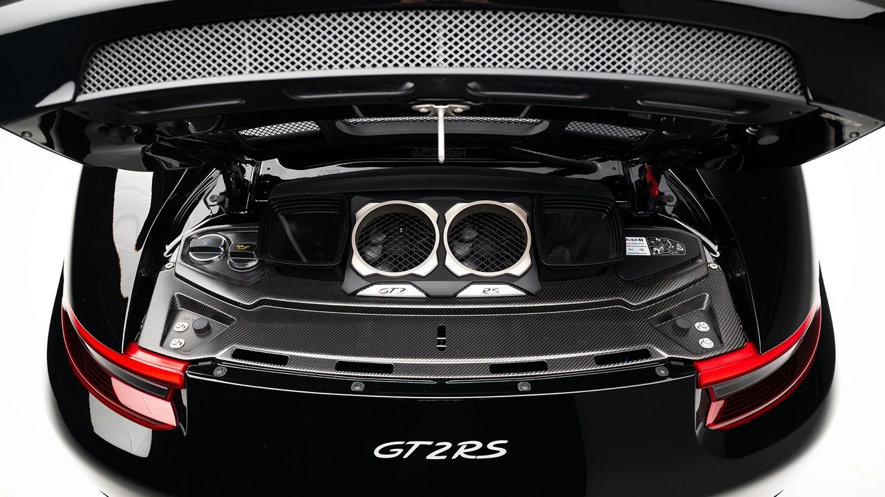 2018 Porsche 991 GT2 RS - Image 9 of 31
