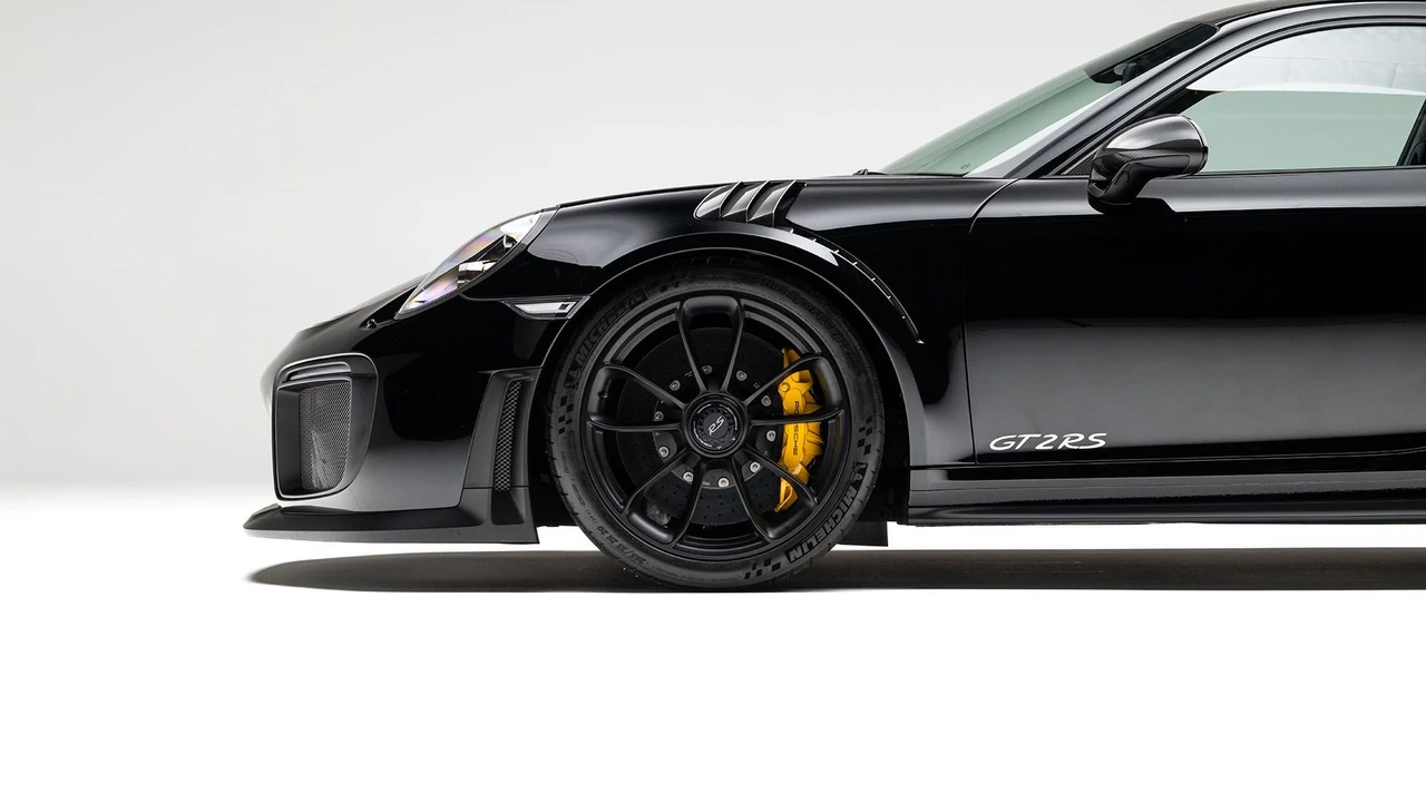 2018 Porsche 991 GT2 RS - Image 18 of 31