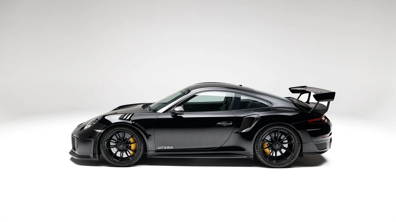 2018 Porsche 991 GT2 RS - Image 11 of 31