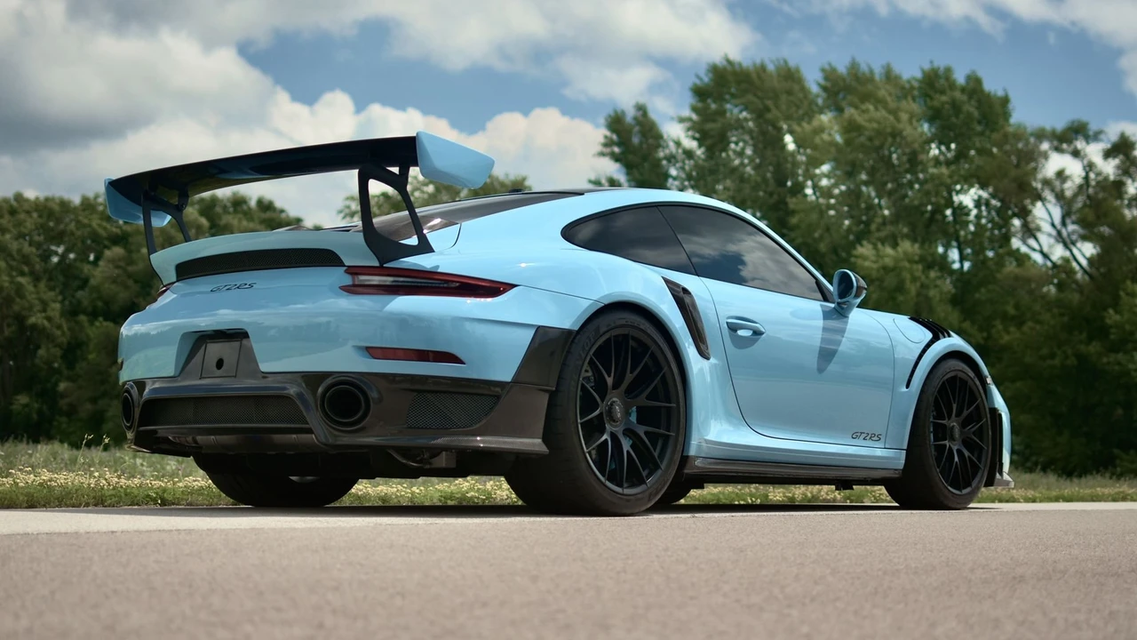 2018 Porsche 991 GT2 RS - Image 2 of 31