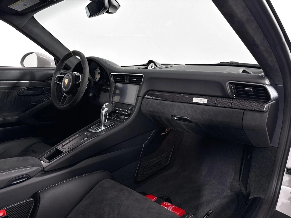 2018 Porsche 991 GT2 RS - Image 28 of 31