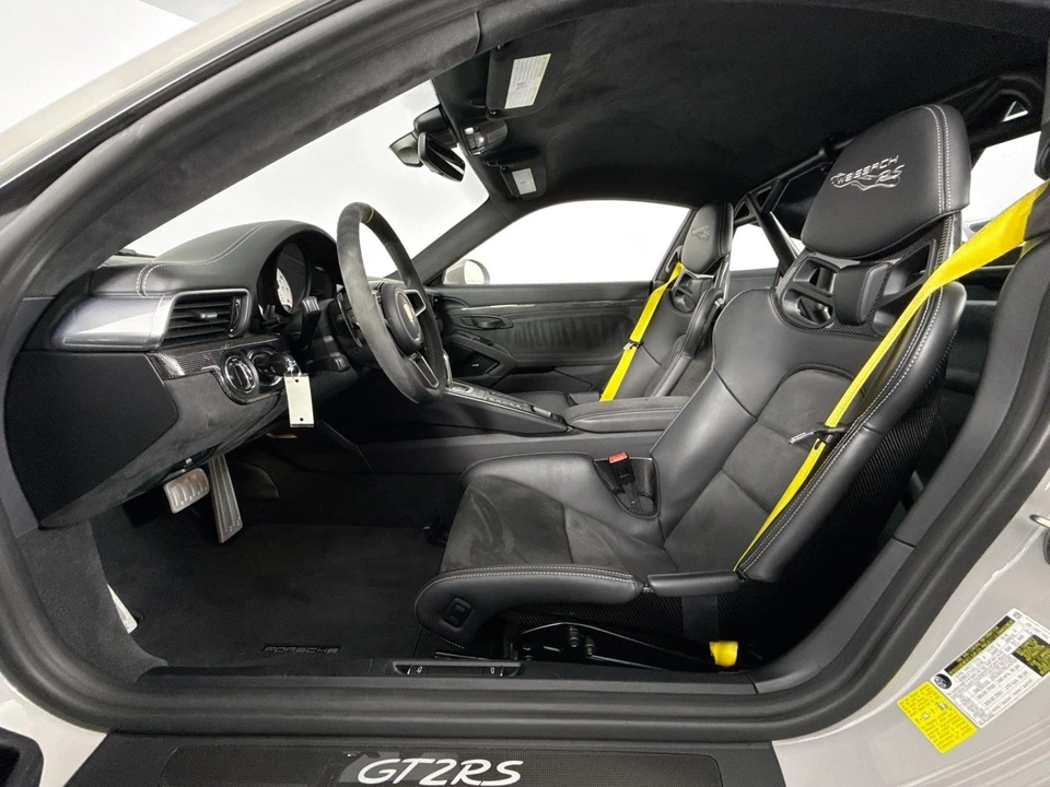 2018 Porsche 991 GT2 RS - Image 11 of 31
