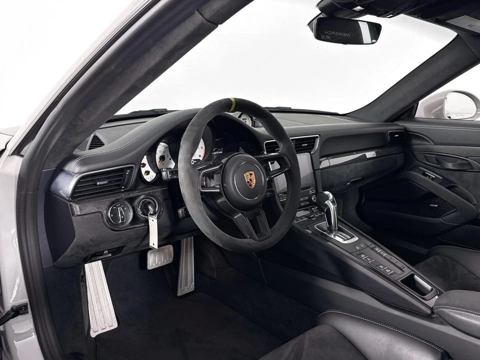 2018 Porsche 991 GT2 RS - Image 9 of 31