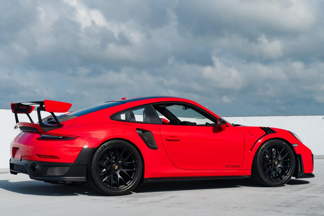 2018 Porsche 991 GT2 RS - Image 9 of 31