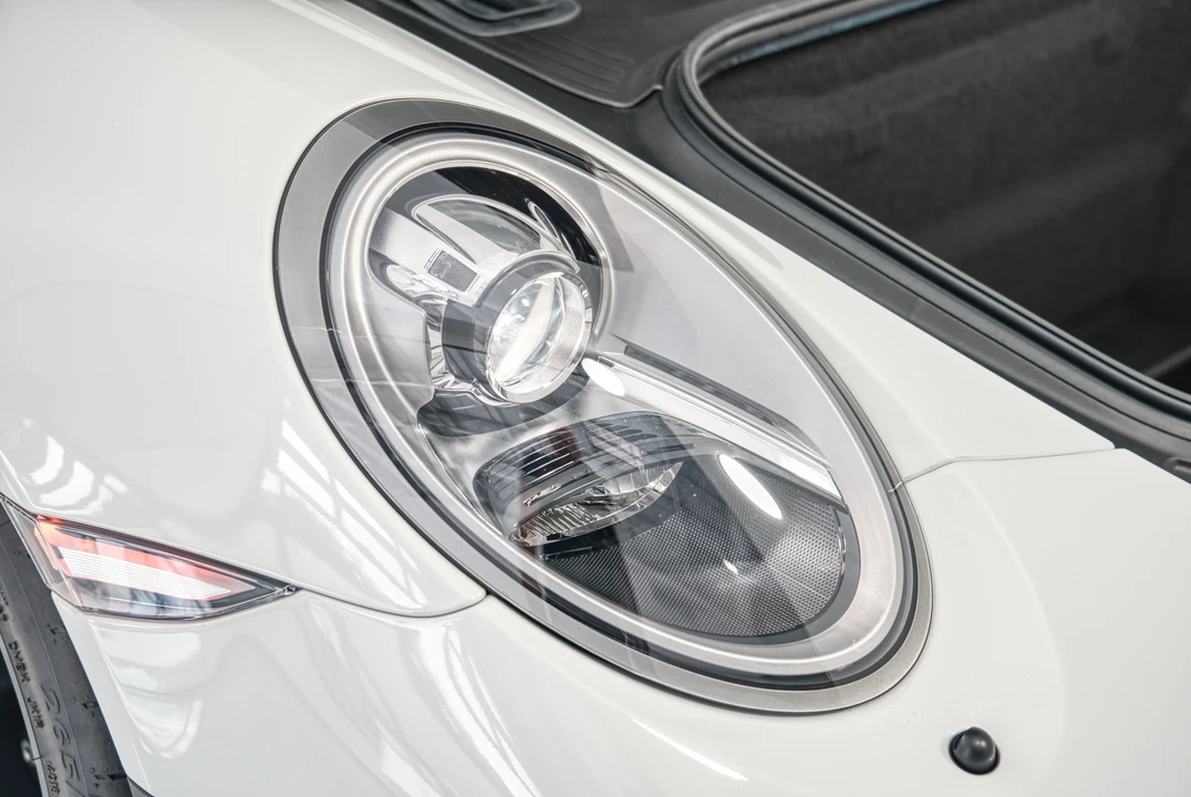 2018 Porsche 991 GT2 RS - Image 13 of 31
