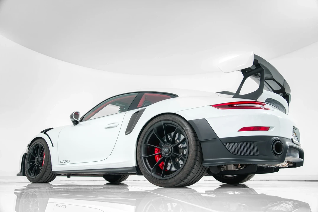 2018 Porsche 991 GT2 RS - Image 8 of 31