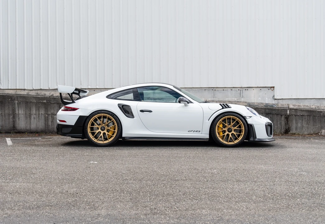 2018 Porsche 991 GT2 RS - Image 17 of 31