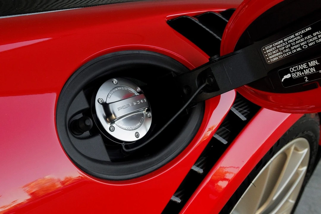 2018 Porsche 991 GT2 RS - Image 8 of 16