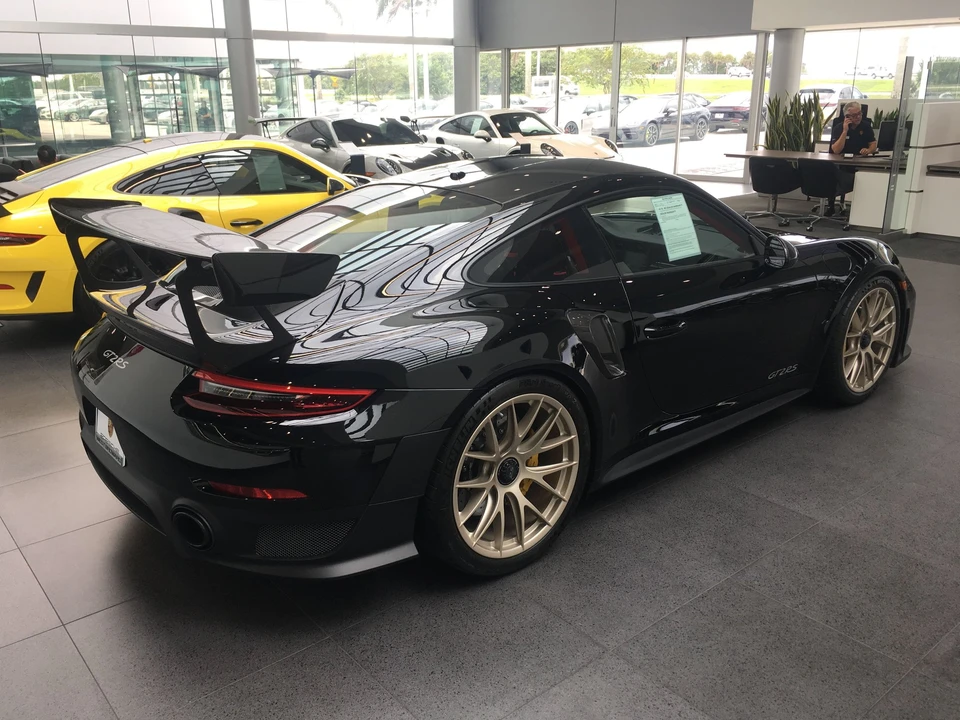 2018 Porsche 991 GT2 RS - Image 14 of 18