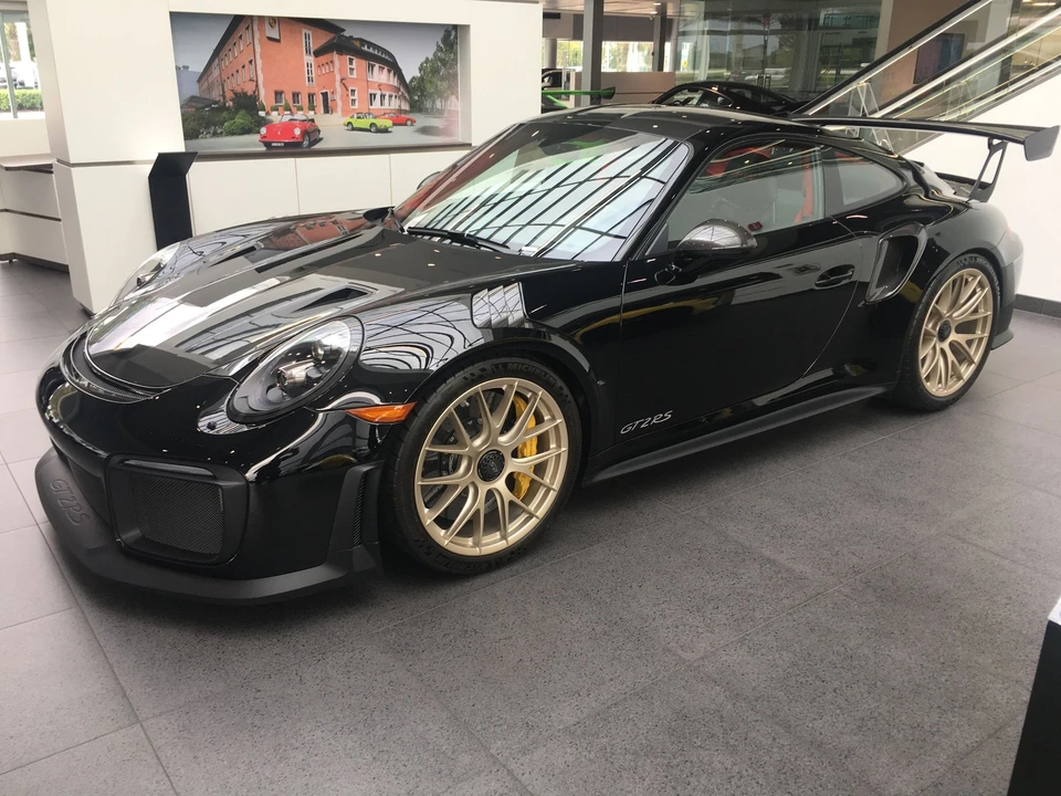 2018 Porsche 991 GT2 RS - Image 6 of 18