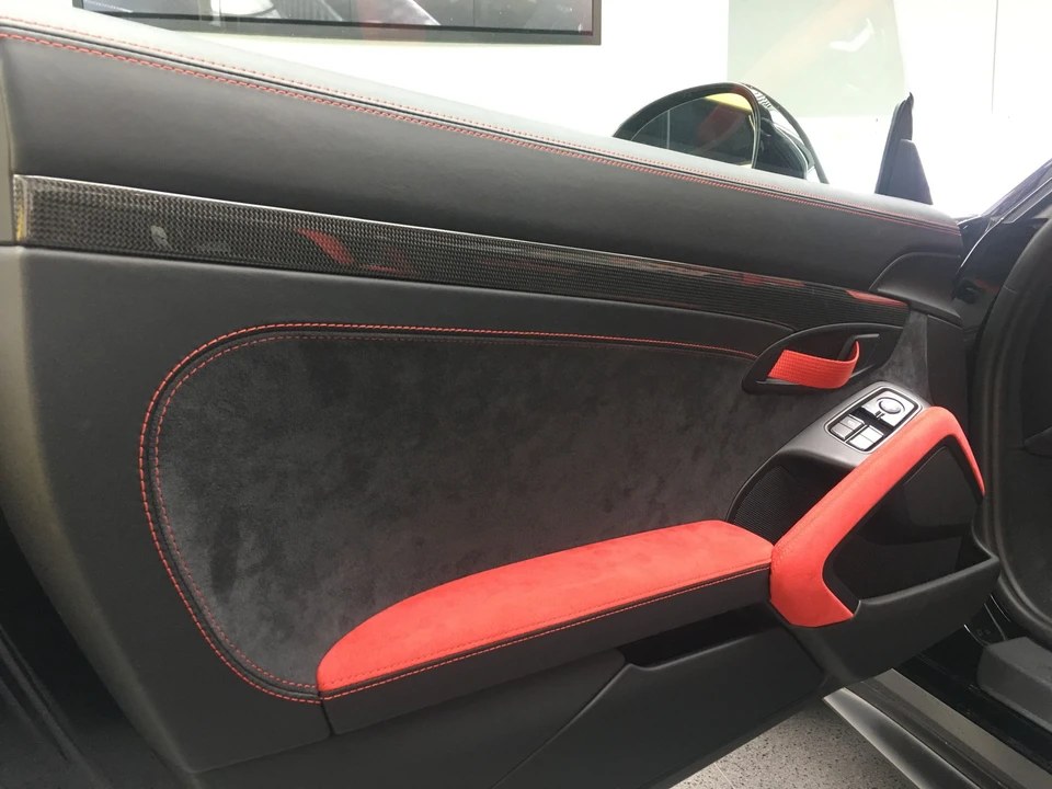 2018 Porsche 991 GT2 RS - Image 9 of 18