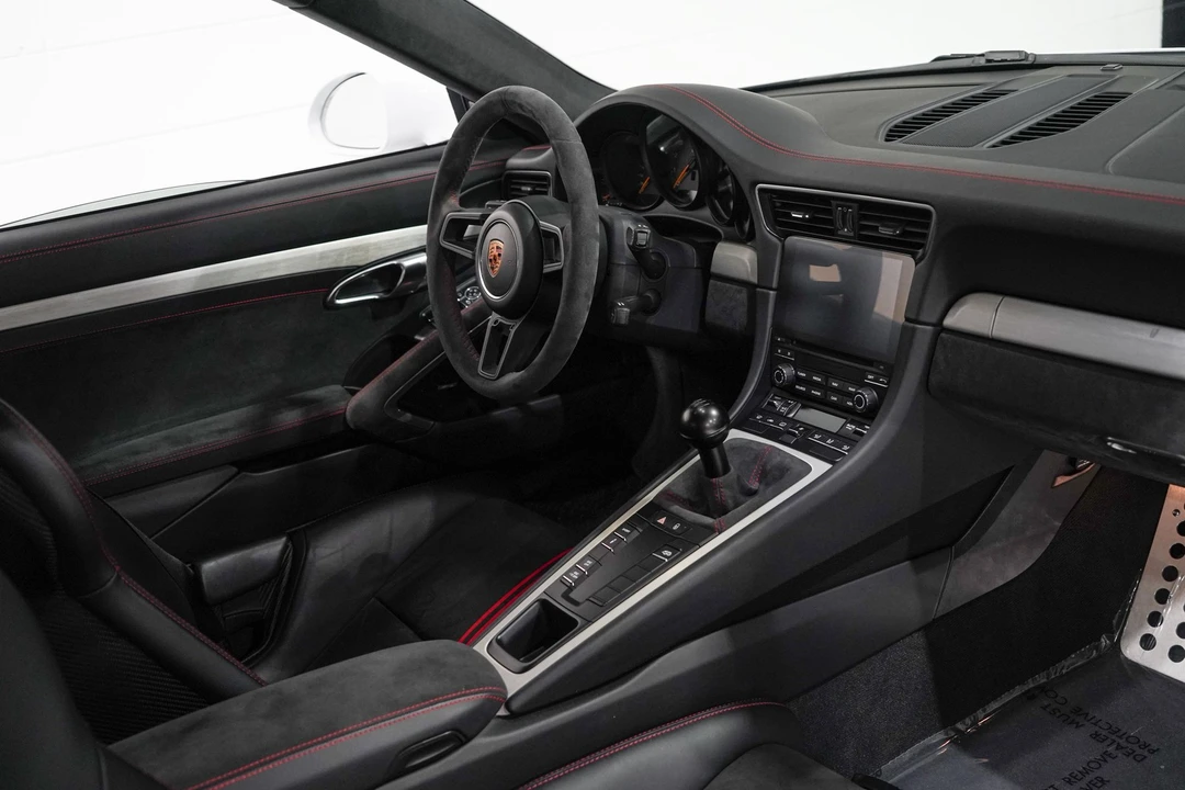 2018 Porsche 991 GT3 - Image 17 of 31