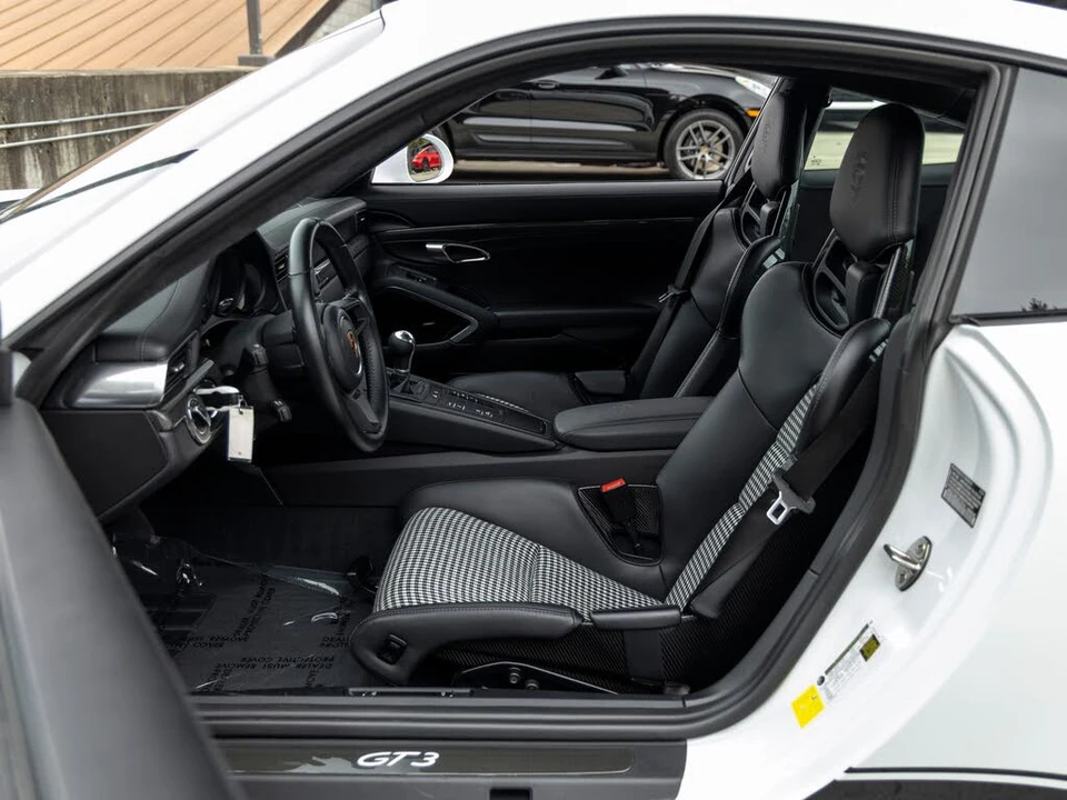 2018 Porsche 991 GT3 - Image 27 of 31