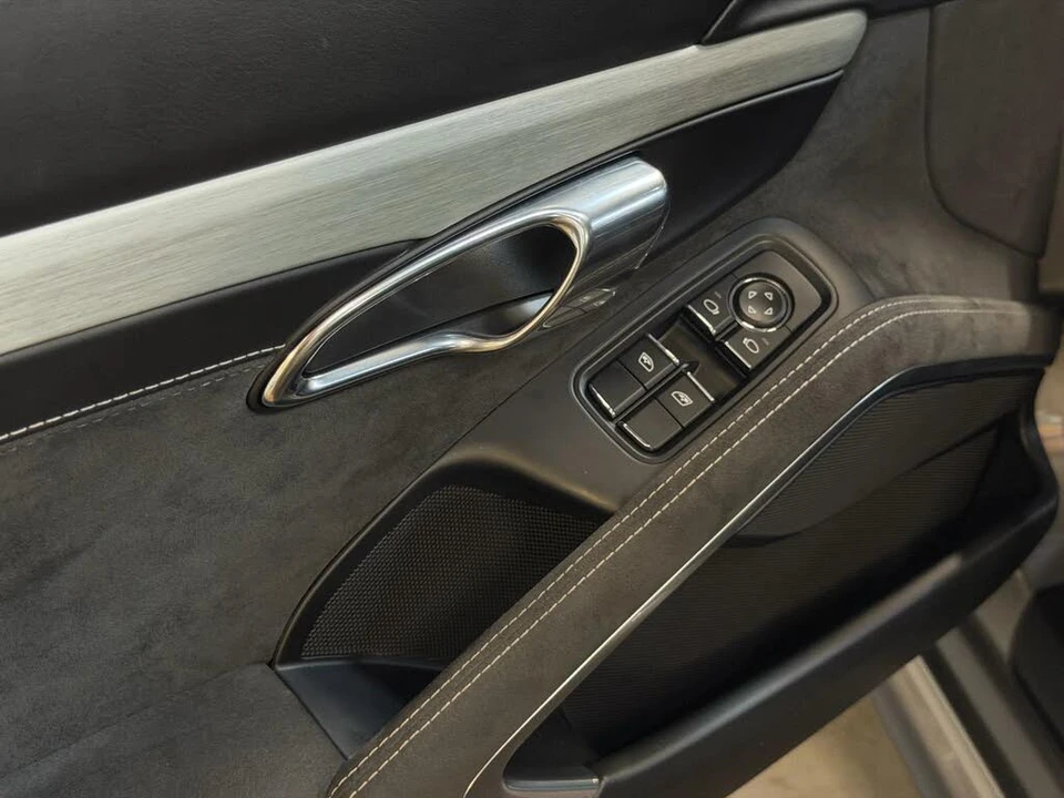 2018 Porsche 991 GT3 - Image 17 of 27