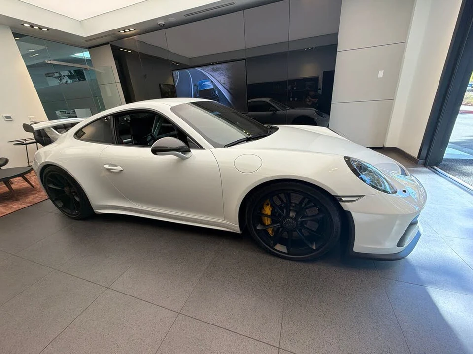 2018 Porsche 991 GT3 - Image 4 of 9