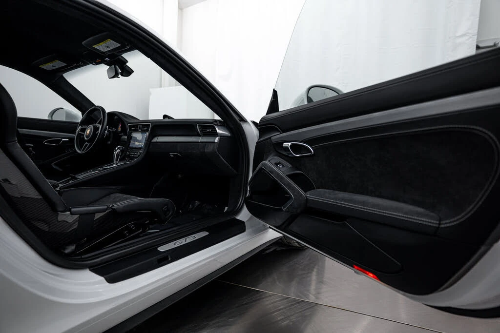 2018 Porsche 991 GT3 - Image 21 of 26