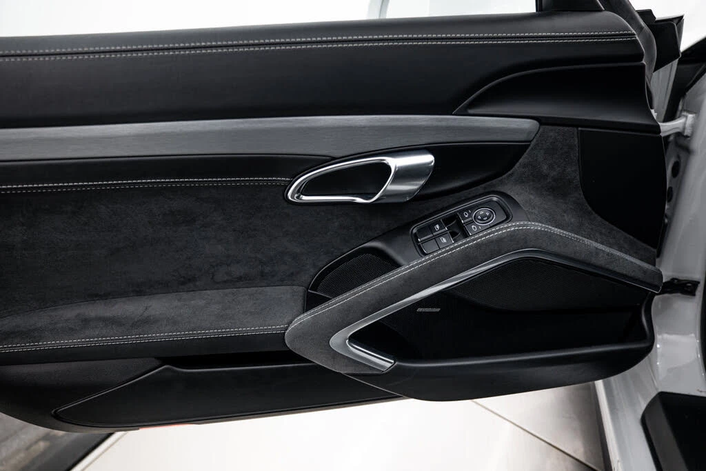 2018 Porsche 991 GT3 - Image 17 of 26