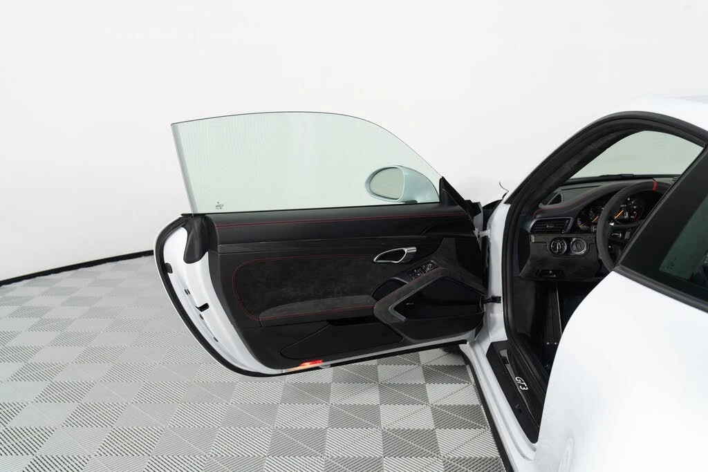2018 Porsche 991 GT3 - Image 3 of 31