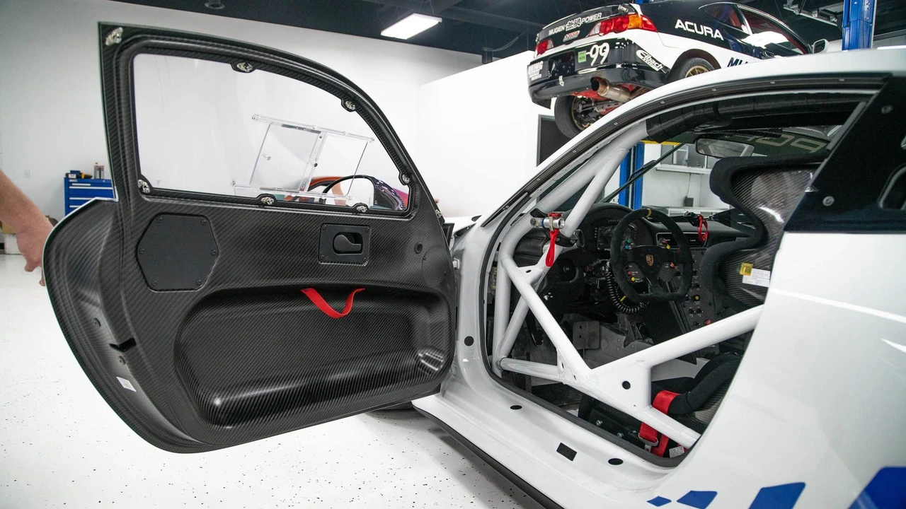 2018 Porsche 991 GT3 - Image 18 of 31
