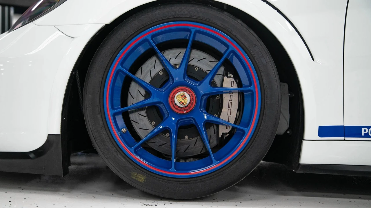 2018 Porsche 991 GT3 - Image 28 of 31