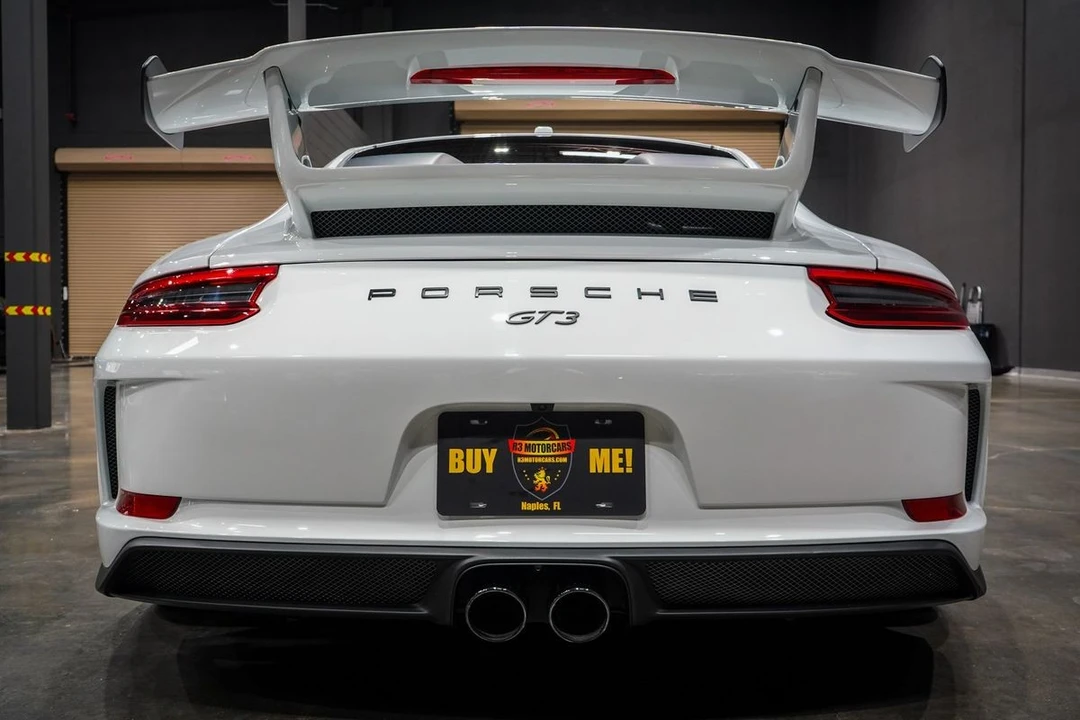 2018 Porsche - Image 4 of 31