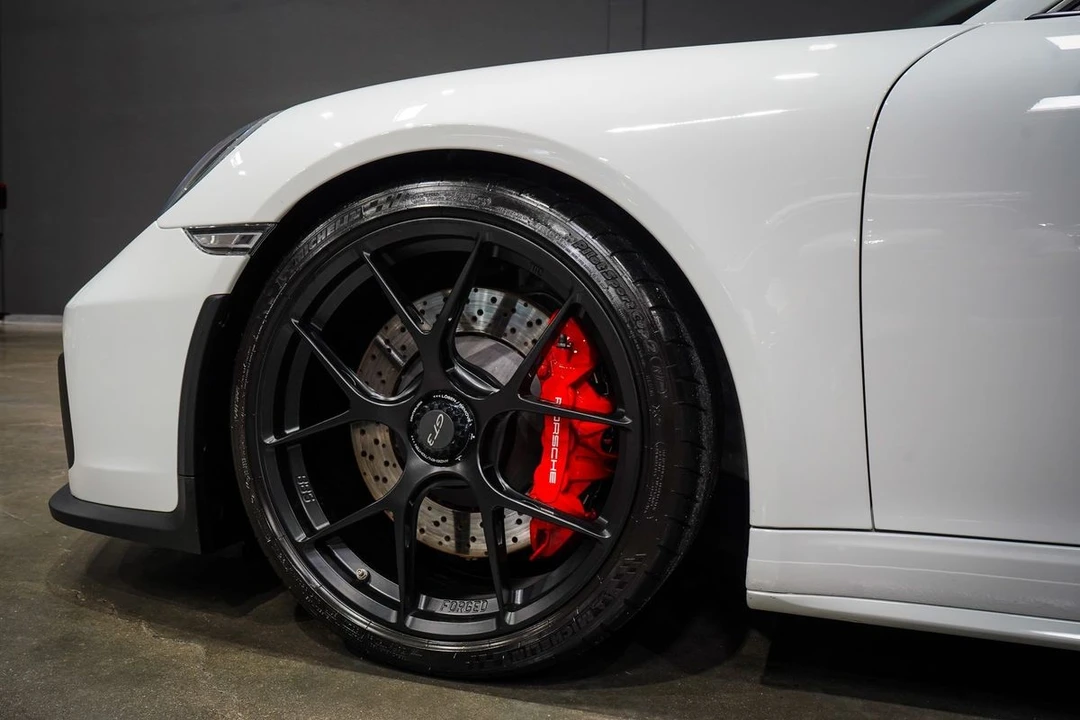 2018 Porsche - Image 18 of 31