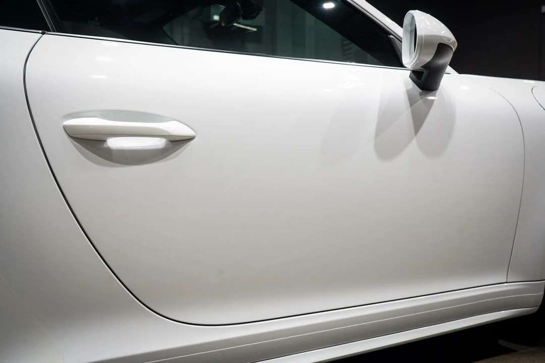 2018 Porsche - Image 23 of 31