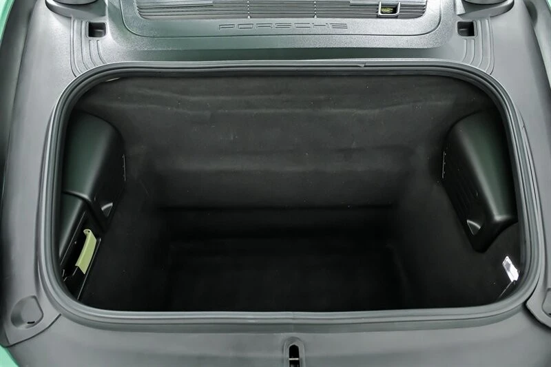 2018 Porsche - Image 12 of 31