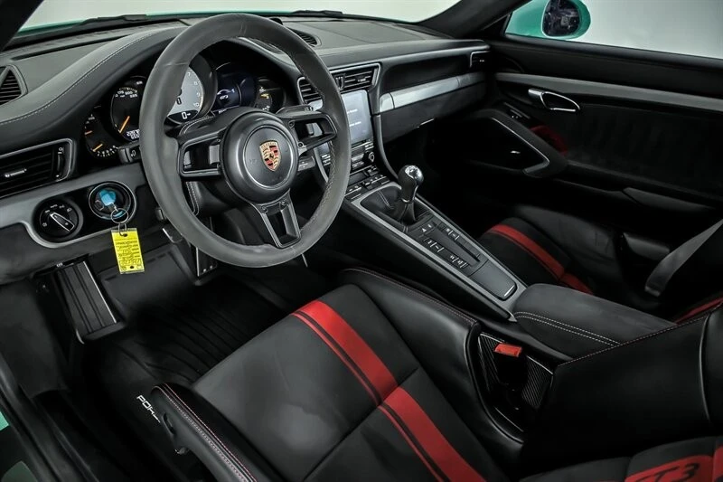 2018 Porsche - Image 14 of 31