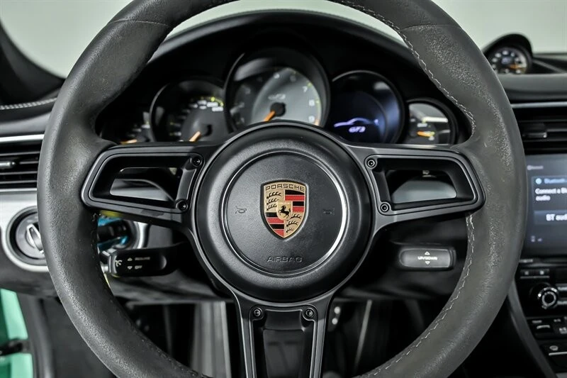 2018 Porsche - Image 19 of 31
