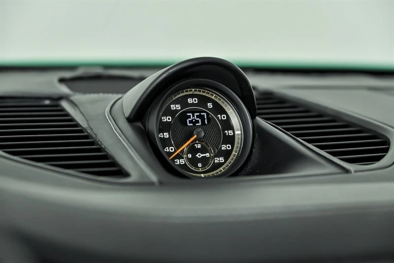 2018 Porsche - Image 24 of 31