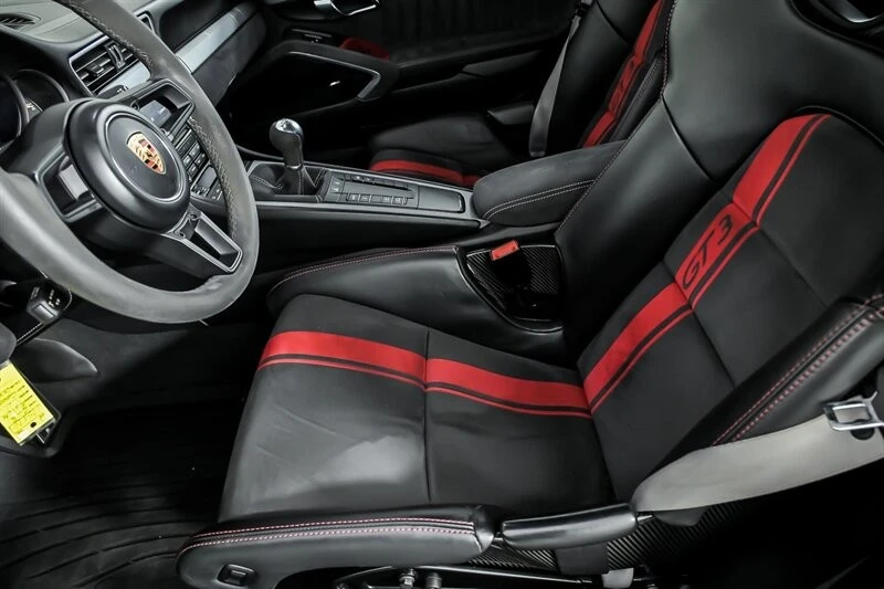 2018 Porsche - Image 15 of 31