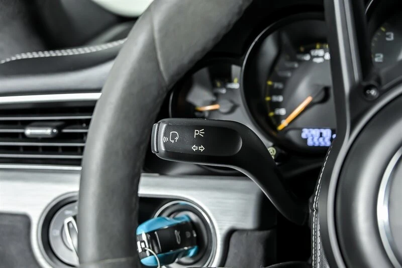 2018 Porsche - Image 20 of 31