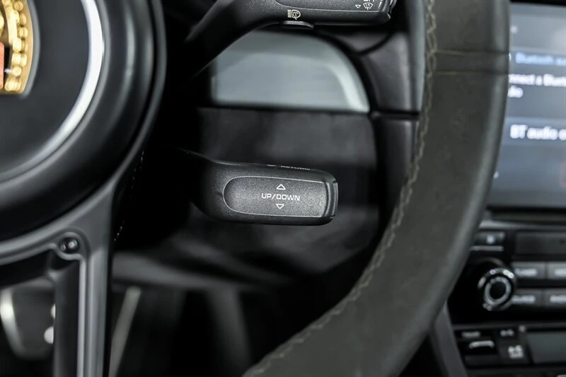 2018 Porsche - Image 23 of 31