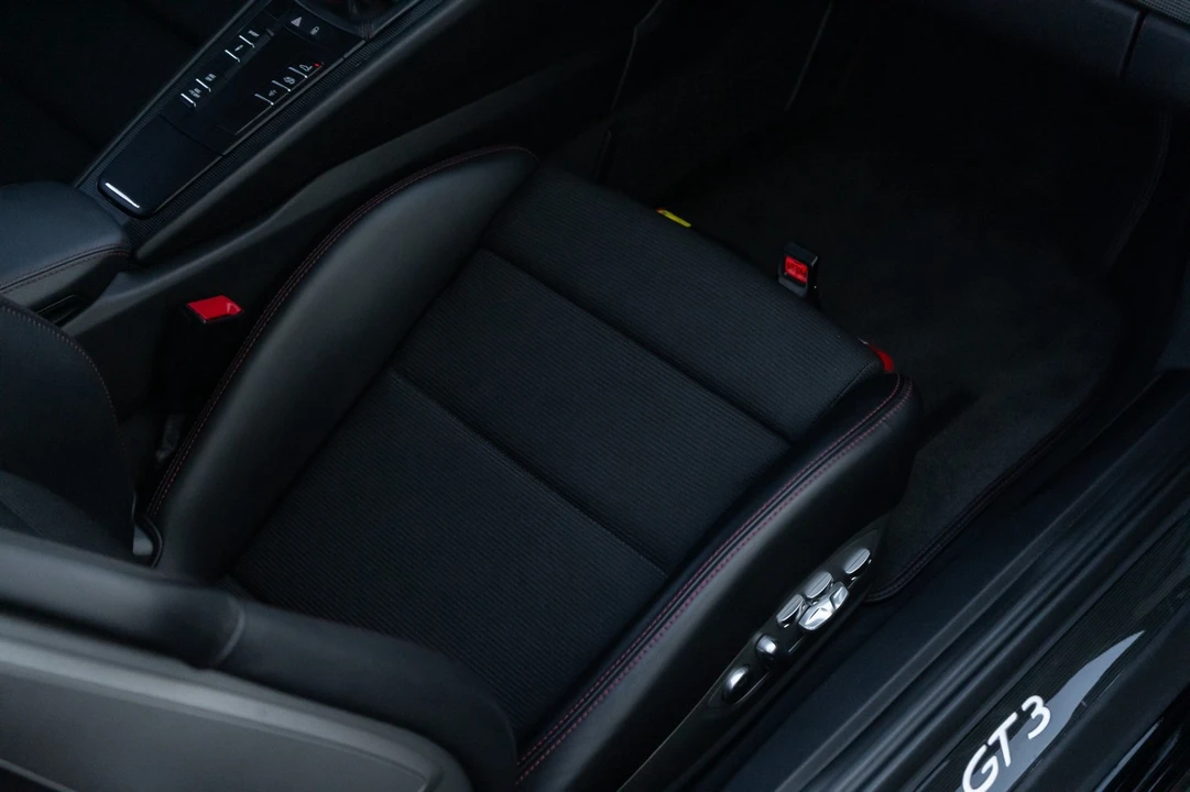 2018 Porsche 991 GT3 Touring - Image 29 of 31