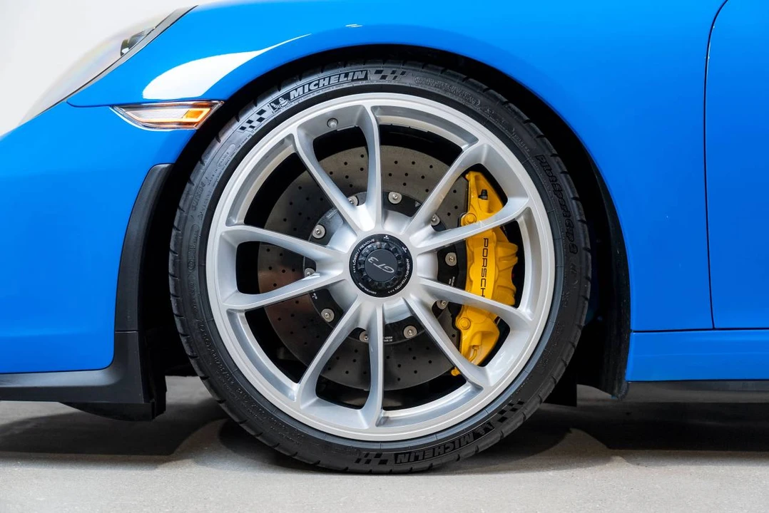 2018 Porsche 991 GT3 - Image 3 of 5