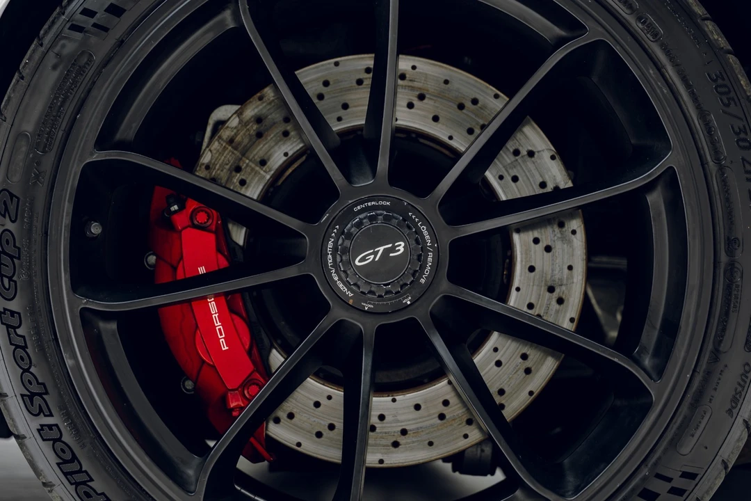 2018 Porsche 911 - Image 11 of 31